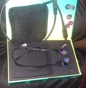 SKULLCANDY XT Free Bluetooth wireless